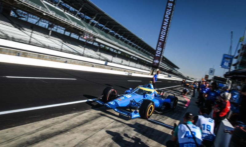 Johnson delivers 3rd-fastest practice lap at IMS