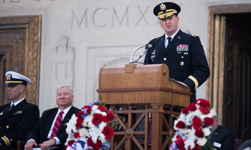 Indianapolis pays respects to veterans