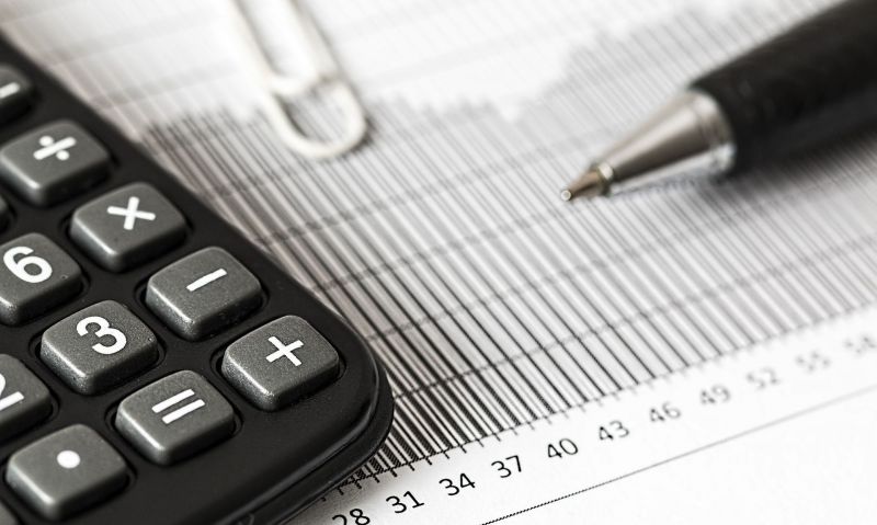 How to find a daily money manager