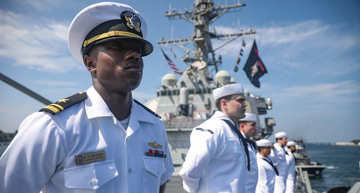 &nbsp;(U.S. Navy photo by Mass Communication Specialist 1st Class Greg Johnson)