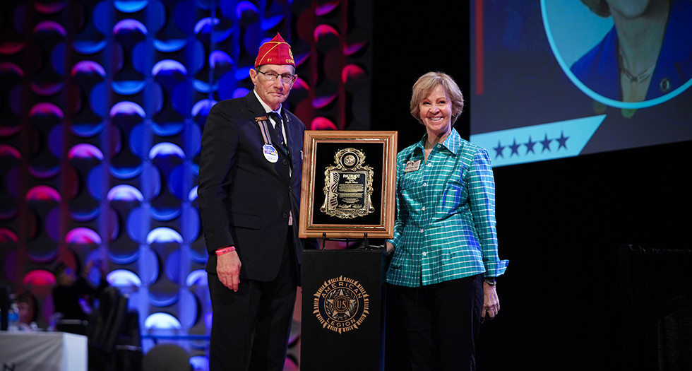 Military Women’s Memorial President Phyllis Wilson receives American Legion Patriot Award at the 106th National Convention in Tampa, Fla., on Aug. 27. Photo by Jennifer Blohm/The American Legion