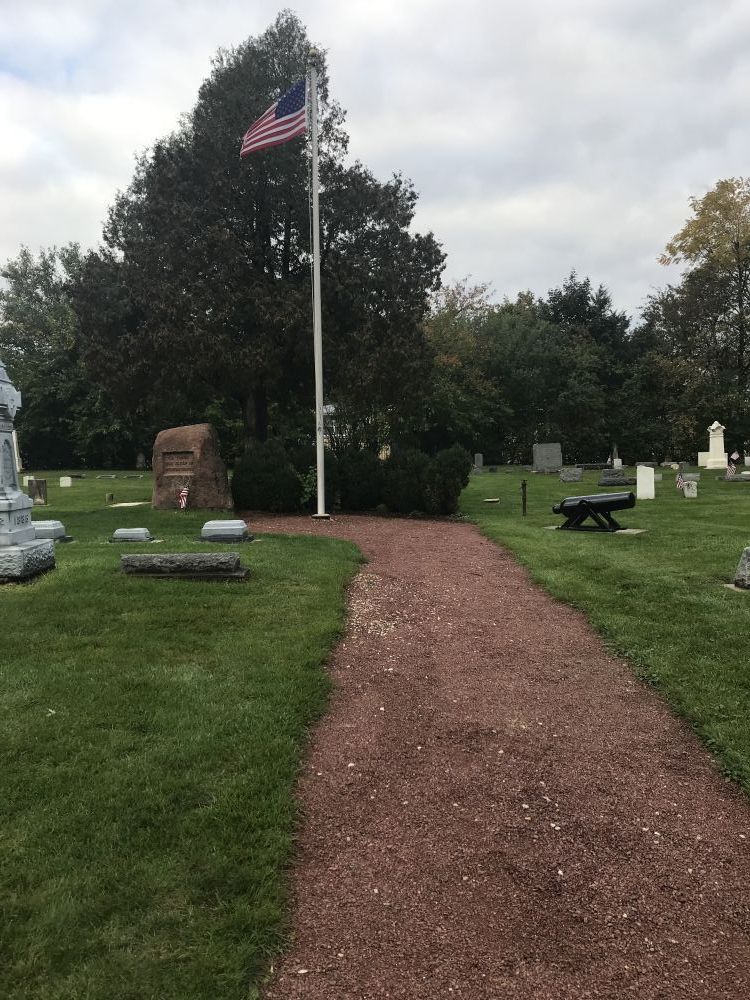 Hillside Cemetery memorial to soldiers in unknown graves