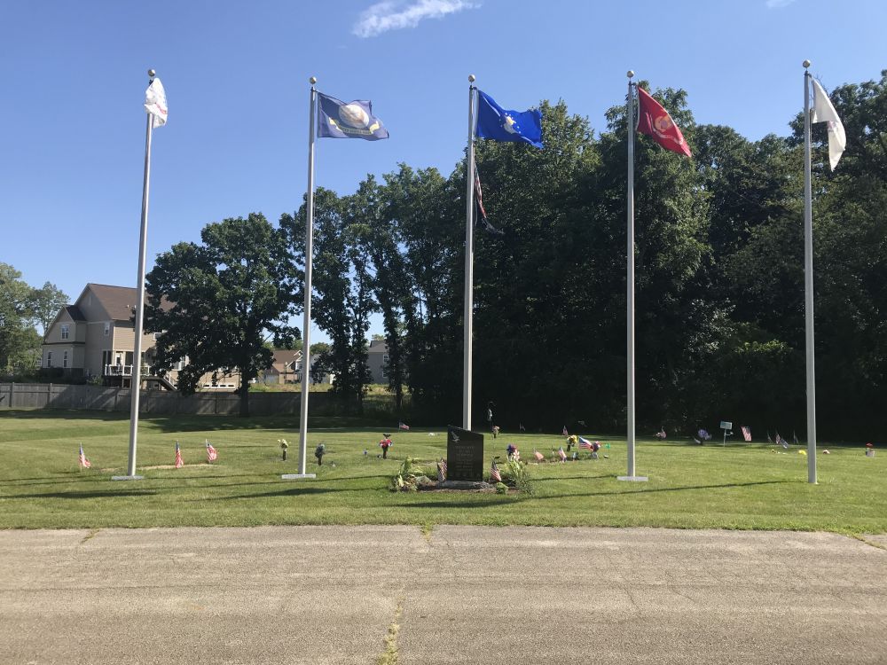 Veterans Memorial, Willow Lawn Cemetery, Vernon Hills, Illinois