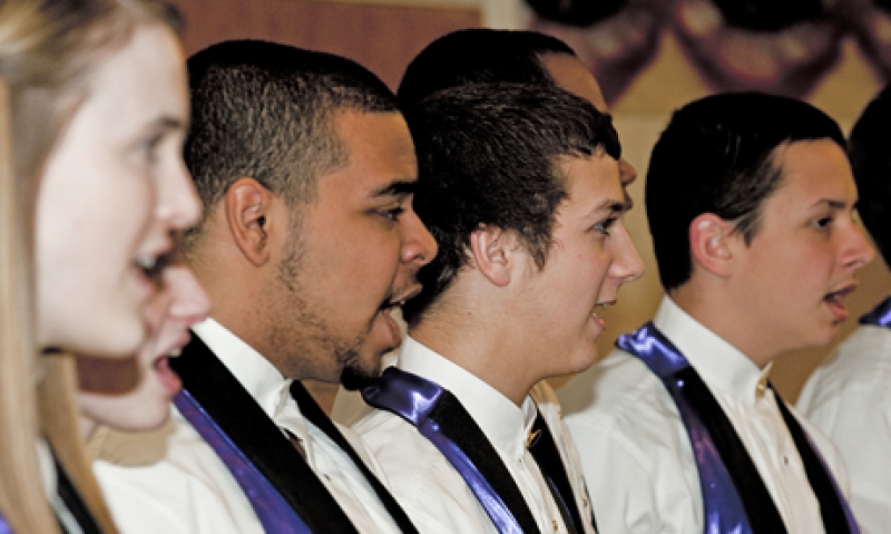 Ohio choir evokes happiness