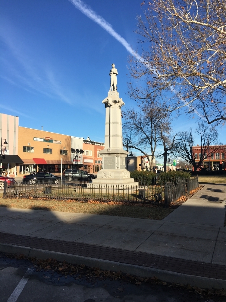 Soldier's Memorial, Knoxville, Iowa