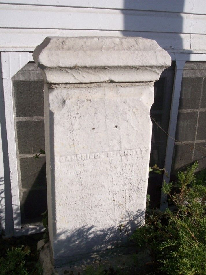 Mott Monument