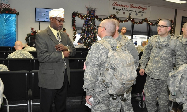 Legionnaires greet, comfort traveling servicemembers