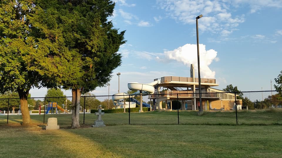 Cushing, Oklahoma - City Park Veterans Memorial Pool & Aquatic Center (Water Park)