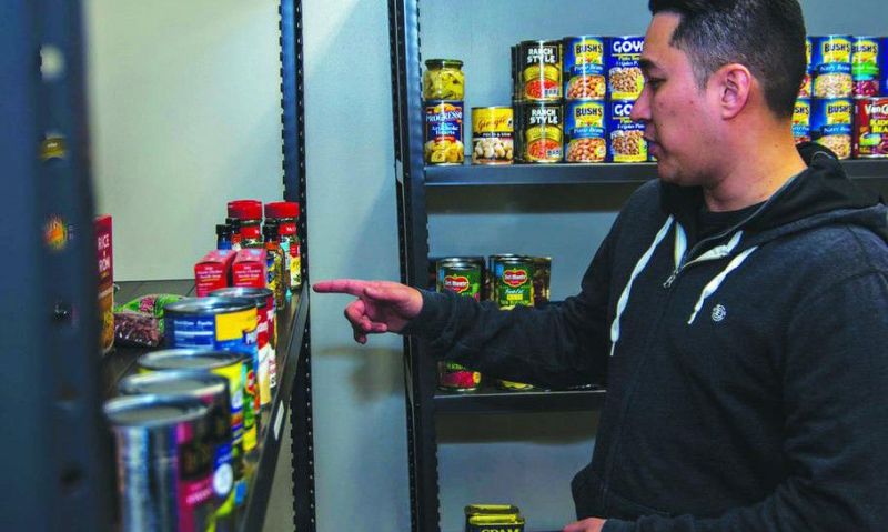 From food banks to pay advances, troops have help in a government shutdown