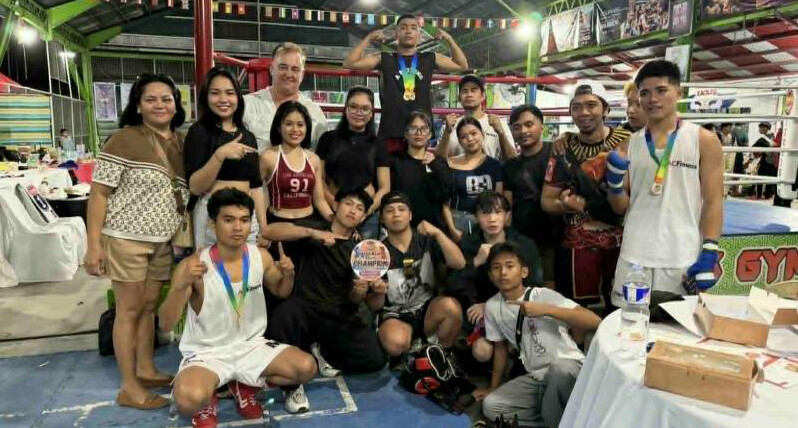 Legion Boxing fighters at an event in Subic, along with round girls, boxers, chaperones and coaches. (Photo via Legiontown)