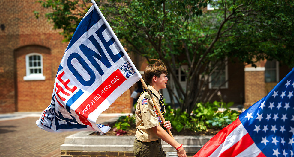 Eagle Scout candidate and Be The One walk organizer Cameron Berry leads the walk in Alexandria. (Photo by Jen Blohm)