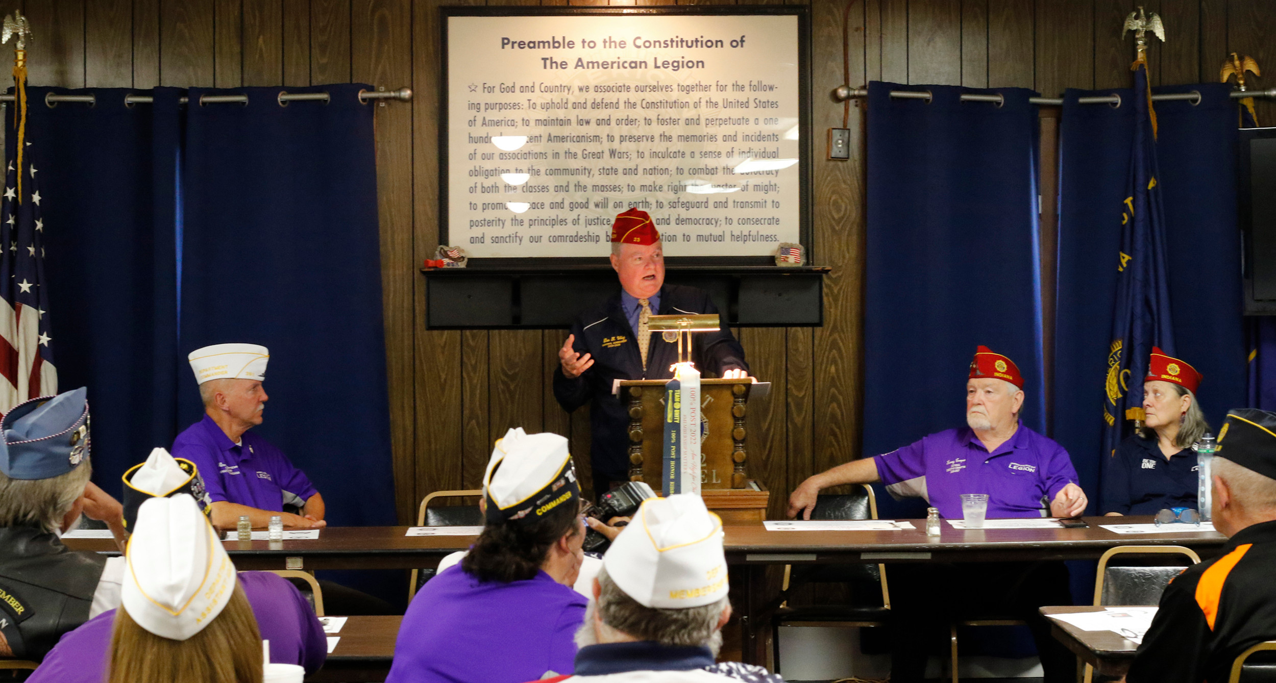 Commander Wiley speaks to members of Lapel Post 212.