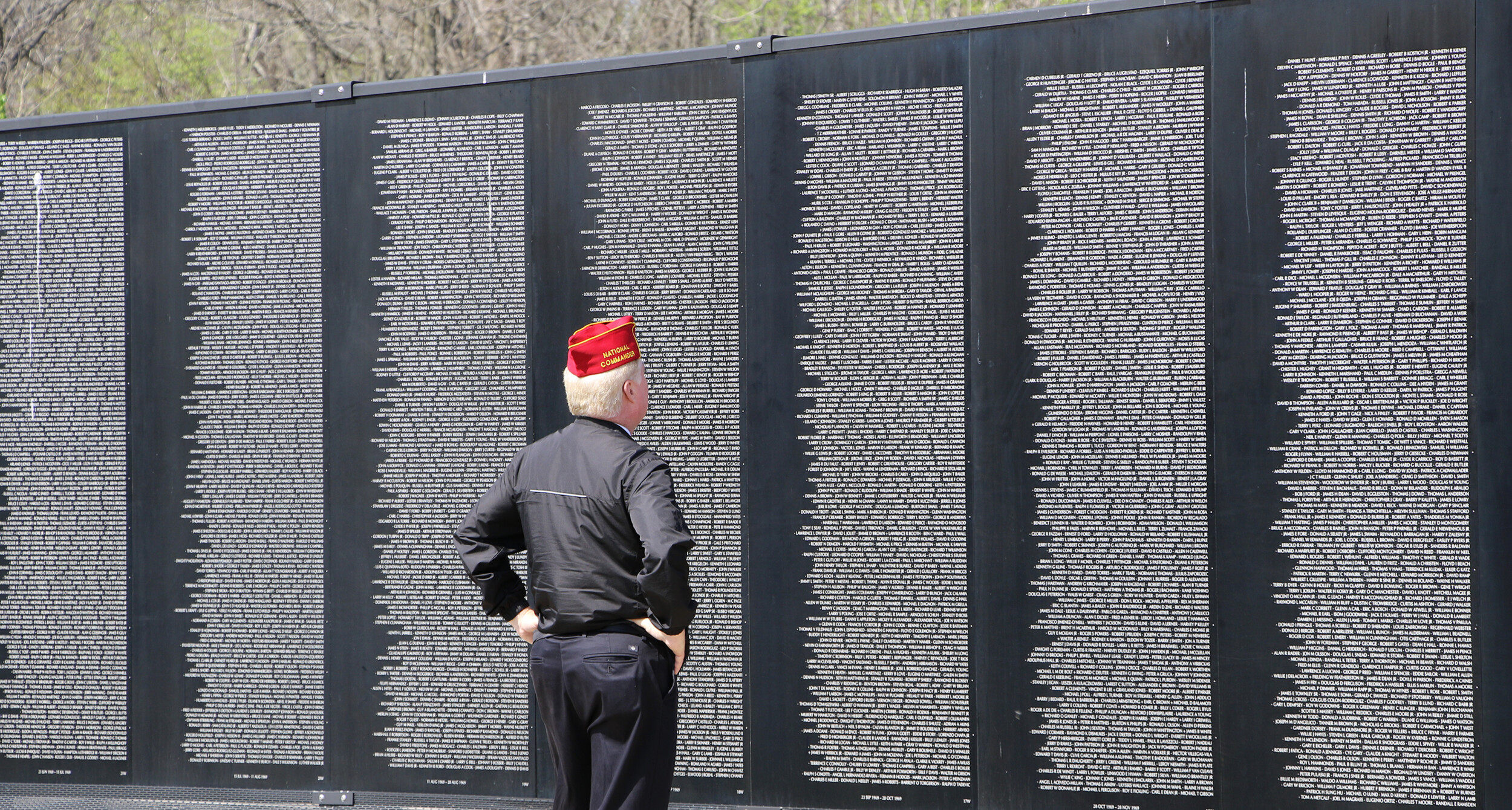 American Legion National Commander Dan K. Wiley visits the Kentucky Veterans Cemetery.