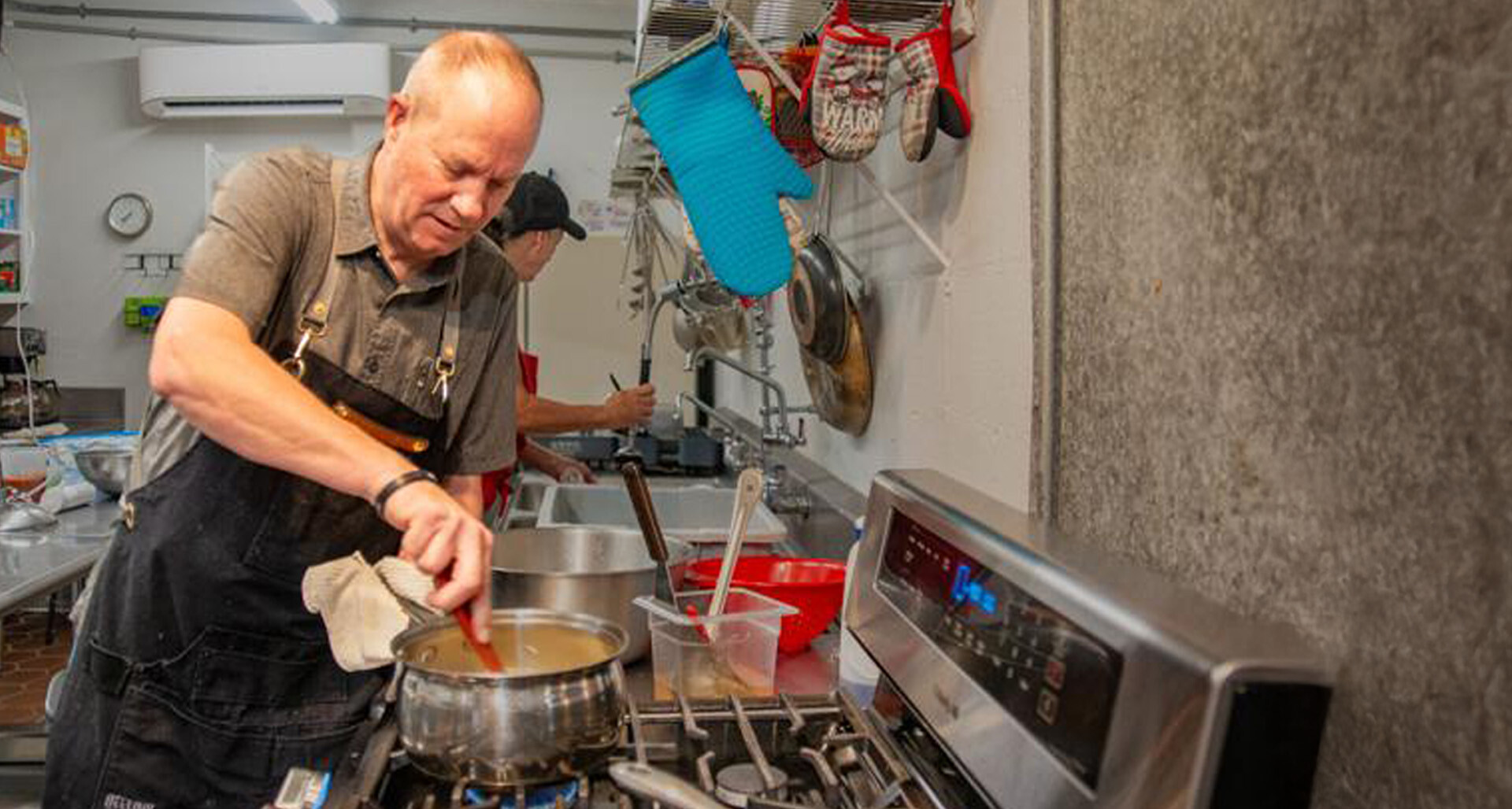 Legionnaire provides fresh, homemade meals to veterans in need