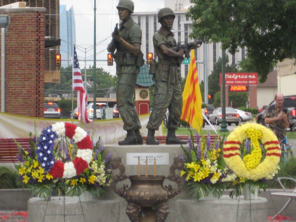 Oklahoma City – Military Park Vietnam War Memorial “Brothers in Arms” Monument