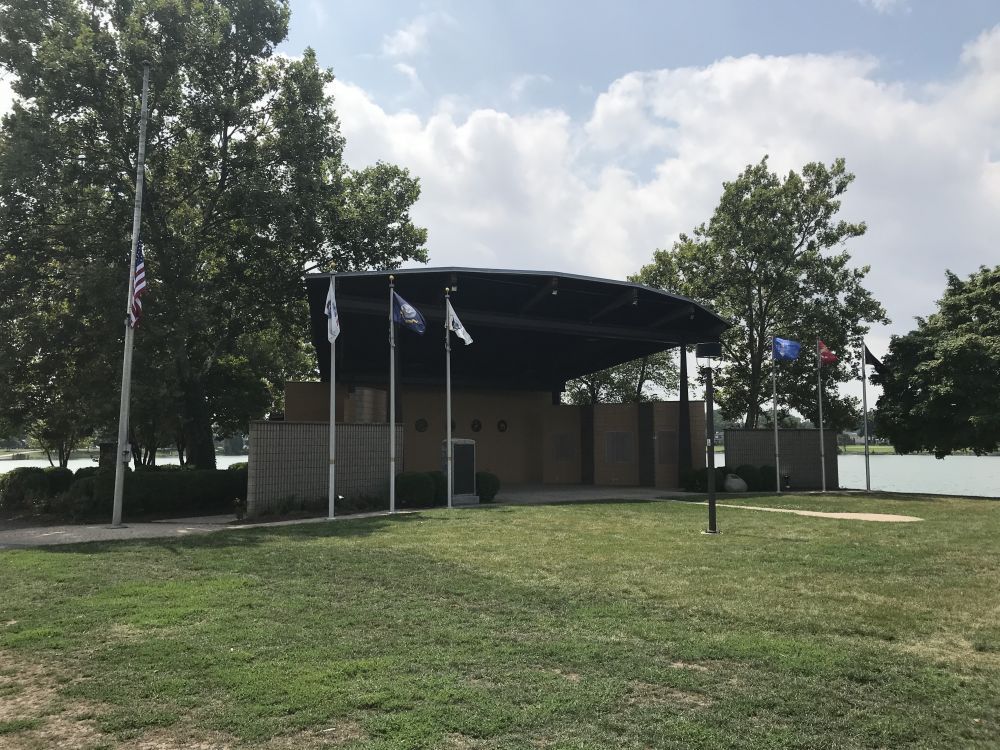 Lake Park Memorial Pavilion