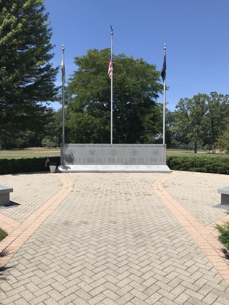 Veterans Memorial Monument, Lakeside Cemetery, Libertyville, Illinois