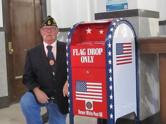 Mail box becomes retired U.S. flag box