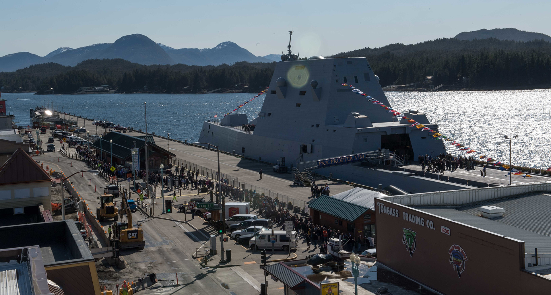 The USS Zumwalt (U.S. Navy photo by Mass Communications Specialist 2nd Class Jonathan Jiang)