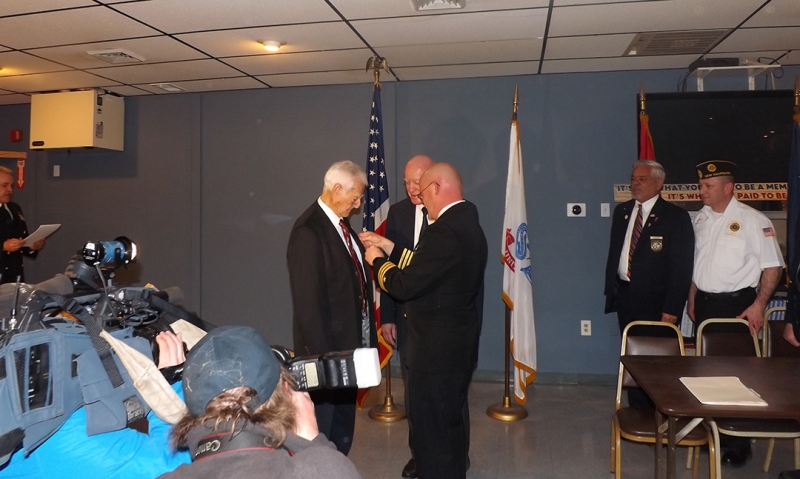 An 'ideal setting' to honor a veteran