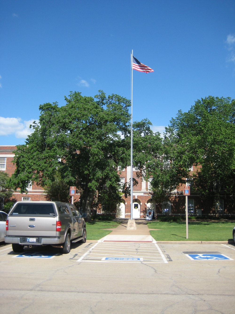 OSU Air Force ROTC (AFROTC) Veterans Memorial Flagpole