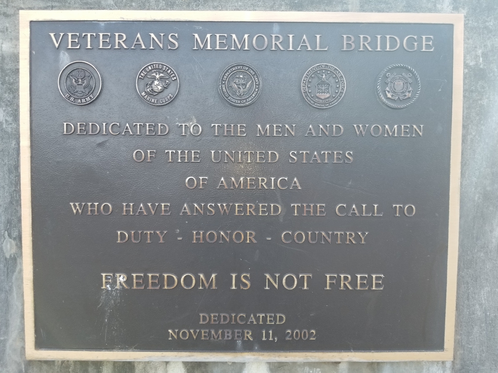 Veterans Memorial Bridge