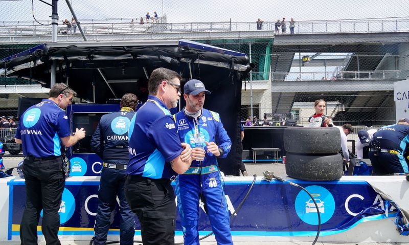 Experience pays off for Johnson, No. 48 car