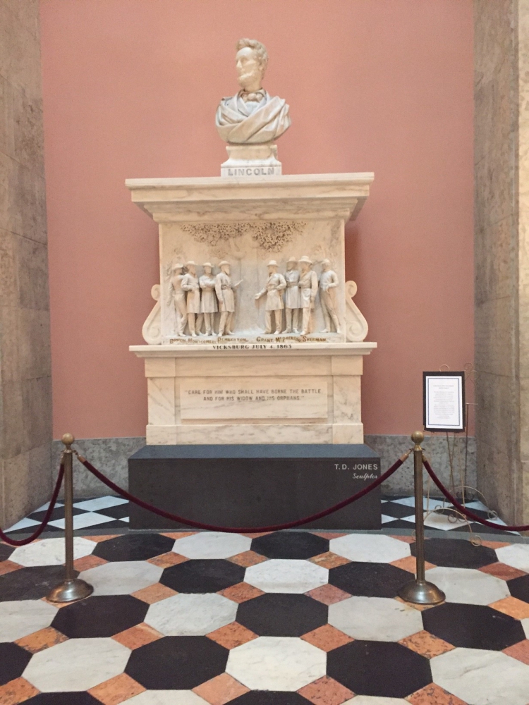 Lincoln and Soldiers' Monument