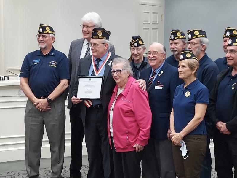 Matthews mayor Higdon awards Veteran of the Year plaque to Greg Smith of Post 235 