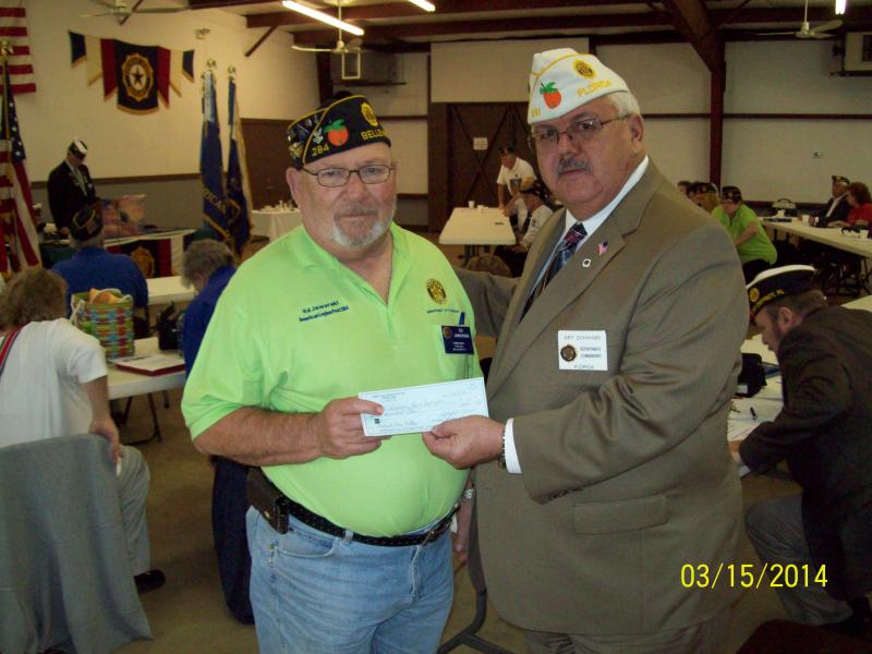 Post 284 donates to Bushnell flags