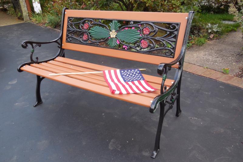 Legionnaire restores garden benches for wounded veterans