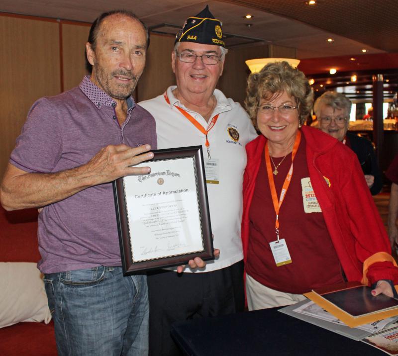 Lee Greenwood receives Certificate of Appreciation