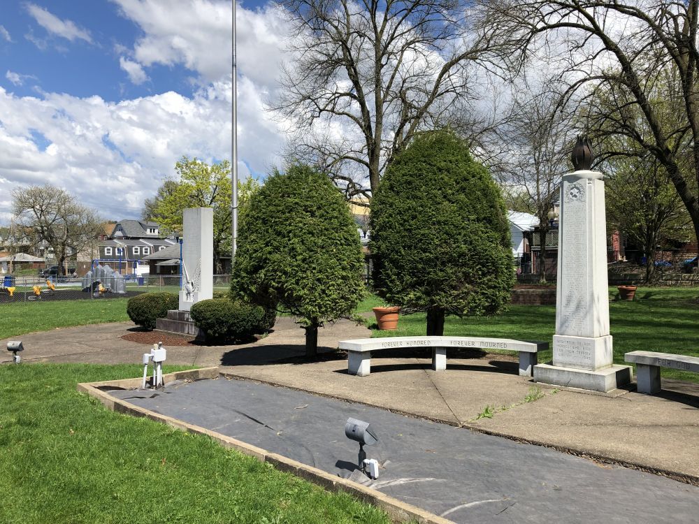 Arnold Gold Star Monument