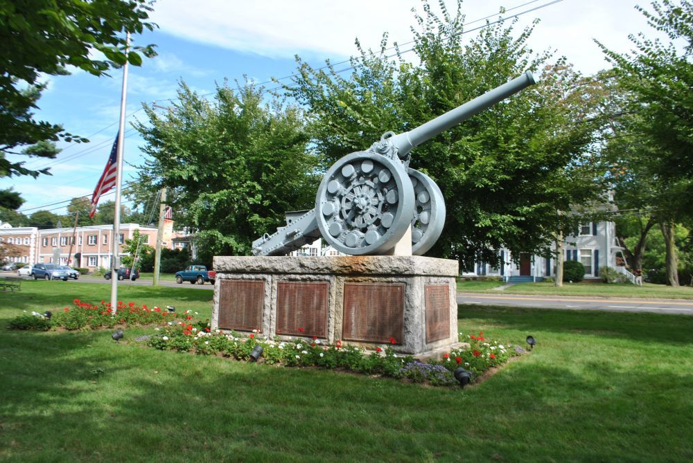 World War I Memorial and Cannon