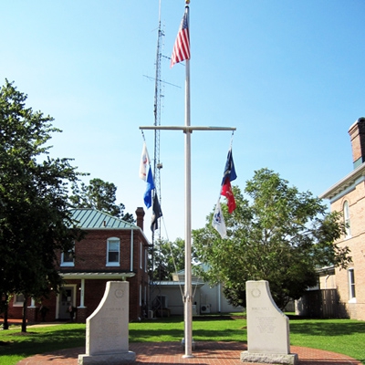 Tyrrell County War Memorial, Columbia