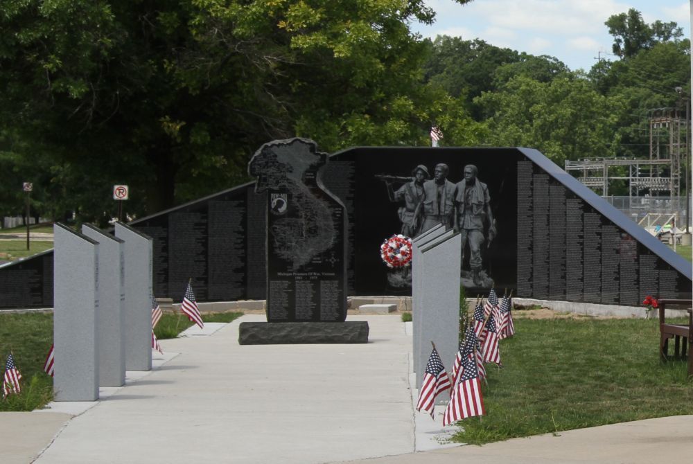 Belding Veteran&#039;s Park  / Freedom Wall