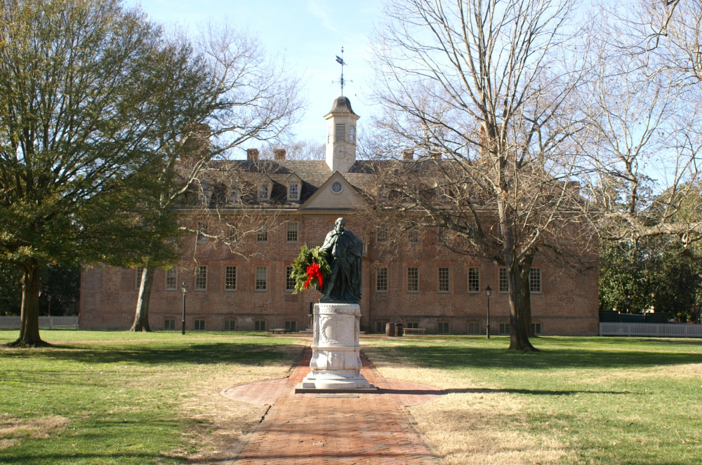 Tablets in Honor of William and Mary Alumni and Faculty who served their country