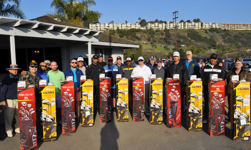 Wounded warriors receive golf clubs, outing