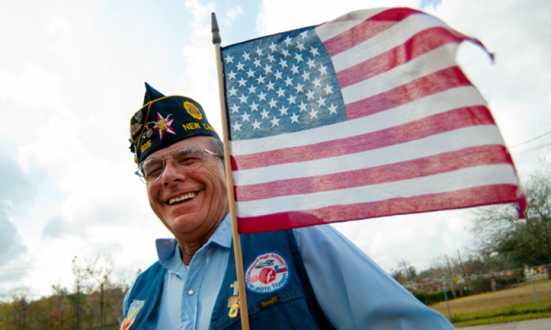 Texas Legionnaire teaches flag etiquette