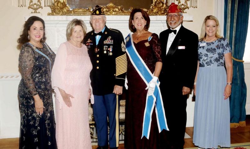 Legionnaire receives prestigious Outstanding Veteran Volunteer Award from DAR