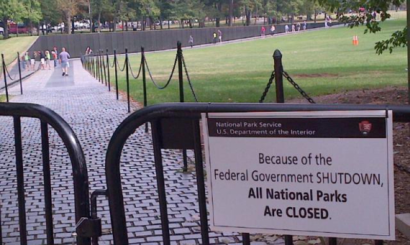 National parks, memorials remain closed