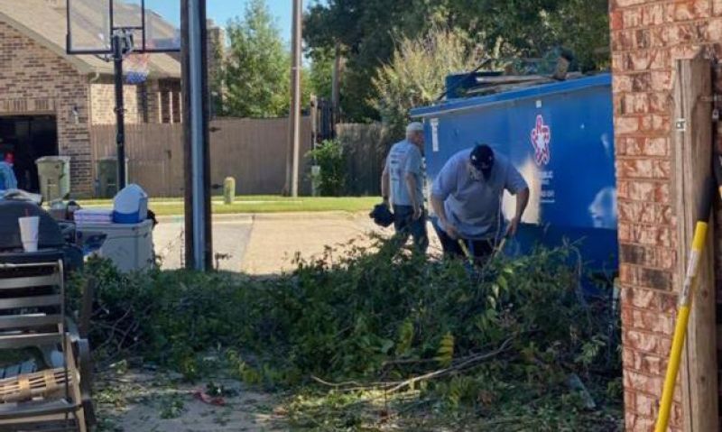 Texas post makes yard safe for family of deployed servicemember