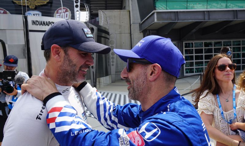Kanaan, Johnson advance to Indy 500 Fast 12 qualifications
