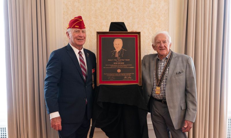  Hall of Famer Bob Uecker receives Legion ‘Good Guy’ Award
